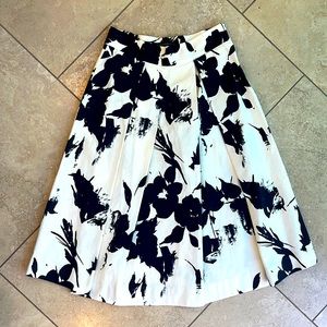 Gorgeous Zara black and off white floral midi skirt